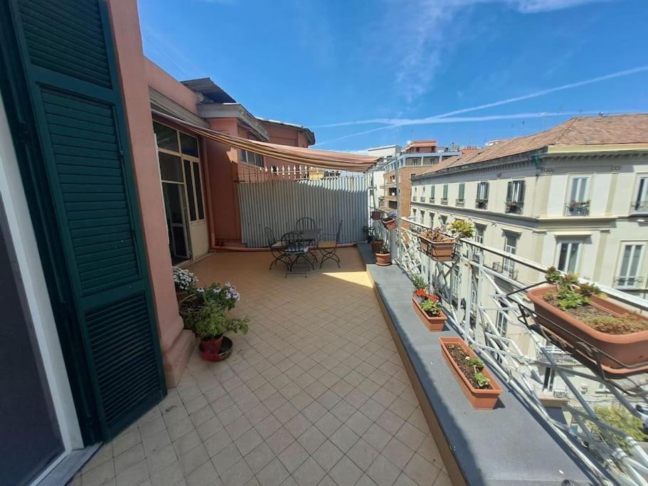 Alle Quattro Regine Napoli Esterno foto