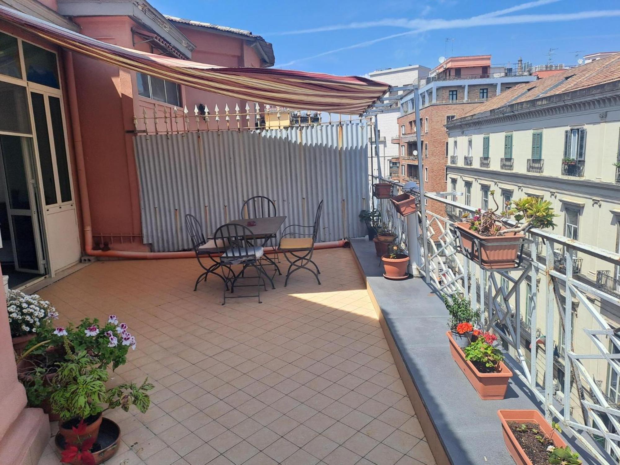 Alle Quattro Regine Napoli Esterno foto